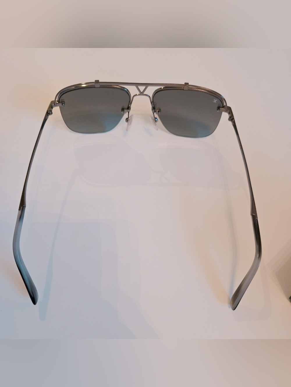 Louis Vuitton Silver Gunmetal Metal Aviator Sunglasses Mirror Lense - Picture 3 of 7